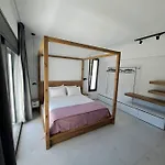 Courtyard Luxury “ Apostolos” Pefki