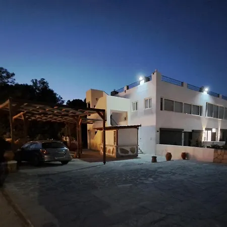 Courtyard Luxury “ Apostolos”