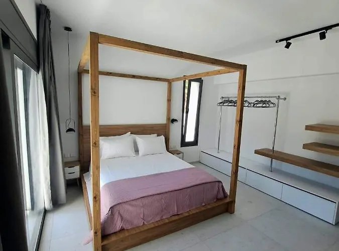 Courtyard Luxury “ Apostolos” Pefki