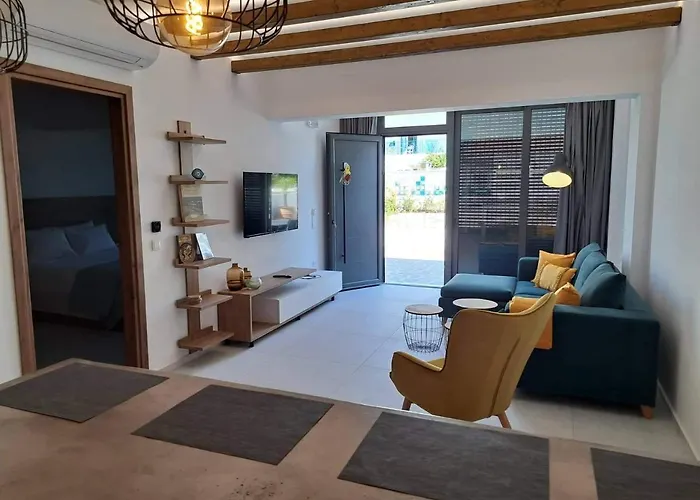 Courtyard Luxury “ Apostolos” * Pefki