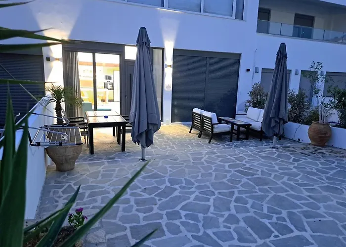 Courtyard Luxury “ Apostolos” Pefki