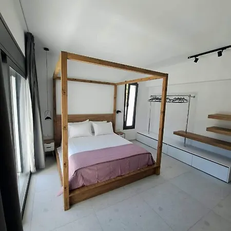 Courtyard Luxury “ Apostolos” Πεύκος