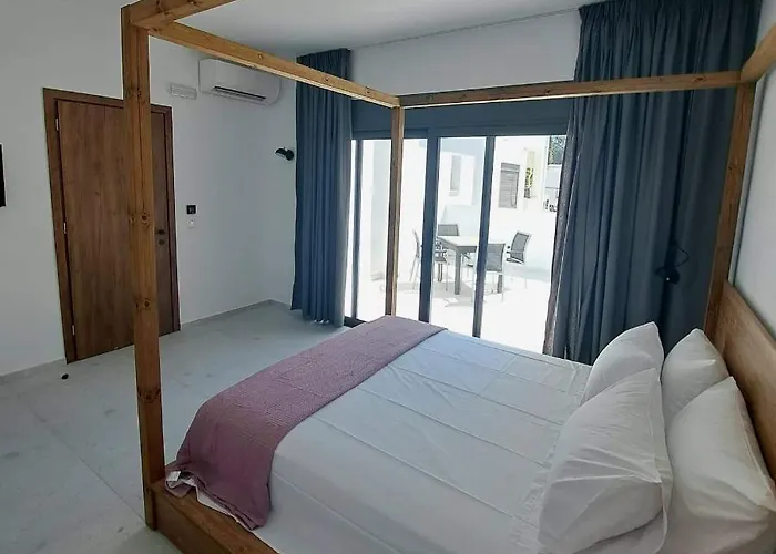 Courtyard Luxury “ Apostolos” Pefki