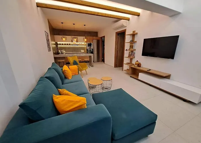 Courtyard Luxury “ Apostolos” * Pefki