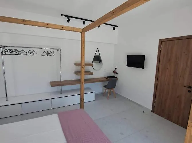 Courtyard Luxury “ Apostolos”