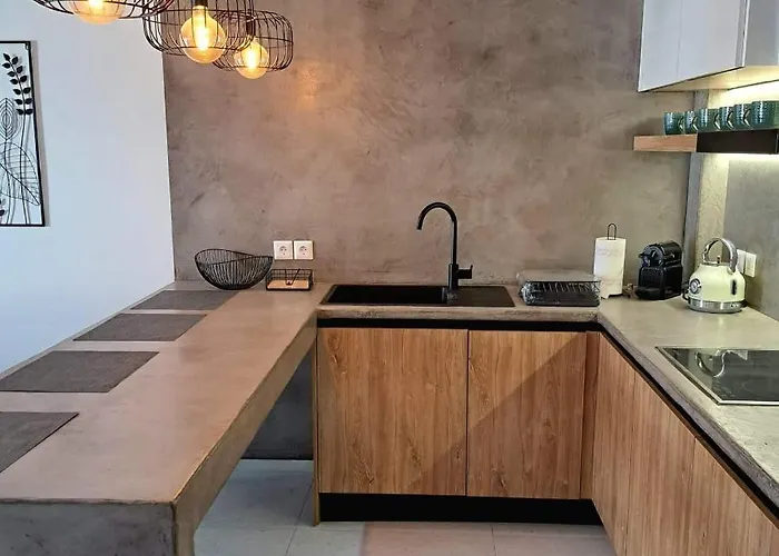 Courtyard Luxury “ Apostolos” Appartement