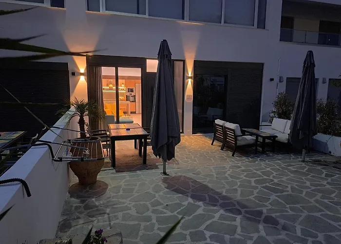 Apartamento Courtyard Luxury “ Apostolos” *