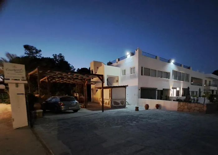 Courtyard Luxury “ Apostolos”