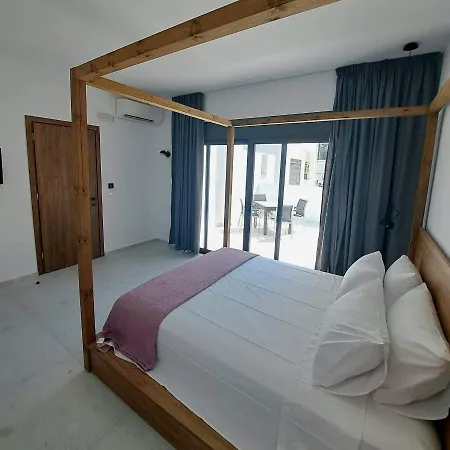 Courtyard Luxury “ Apostolos” Pefki