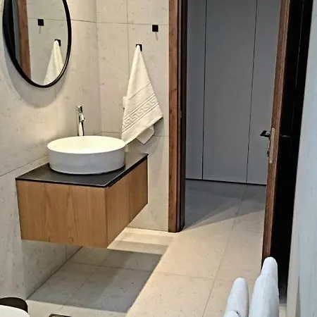 Courtyard Luxury “ Apostolos” Apartamento *